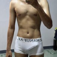 แชท หญิง, ไบรุก 