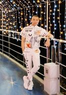 chat find love, chat 