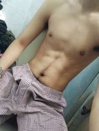 แชท หากิ๊ก, โสด 