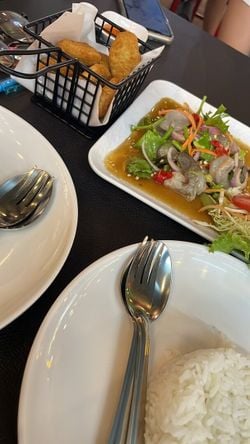รูปภาพที่โพสต์โดย ….