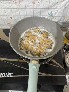 comments.image-posted-by