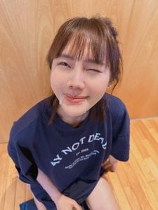 รูปภาพที่โพสต์โดย 1แสนบลูคอยน์ : ต่อ 1 รูปคะ 🥵🥵
