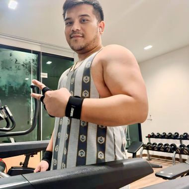 แชท หญิง, ไบรุก  ที่อยู่ จ. นนทบุรี