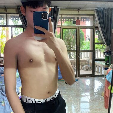 แชท หญิง, ไบรุก 