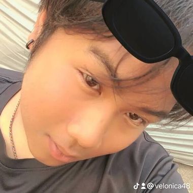 แชท หากิ๊ก, โสด 