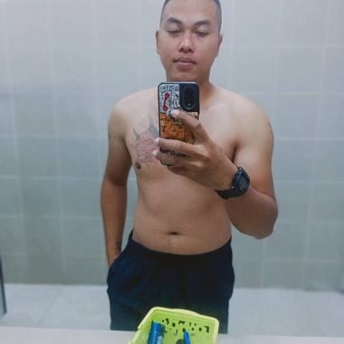 แชท หากิ๊ก, โสด