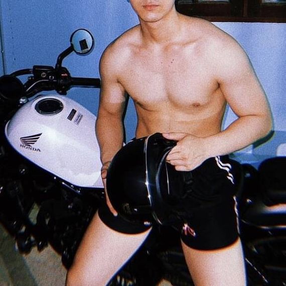 แชท หญิง, ไบ 