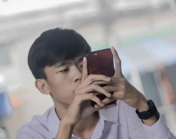 แชท หญิง, ไบ 