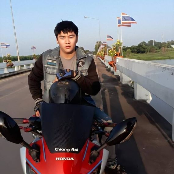 แชท หญิง, ควีน  ที่อยู่ จ. เชียงราย