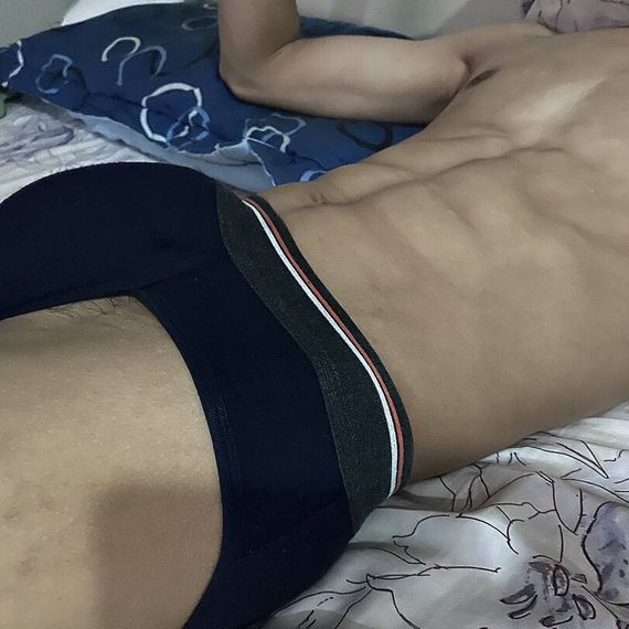 แชท หญิง, ไบรุก 