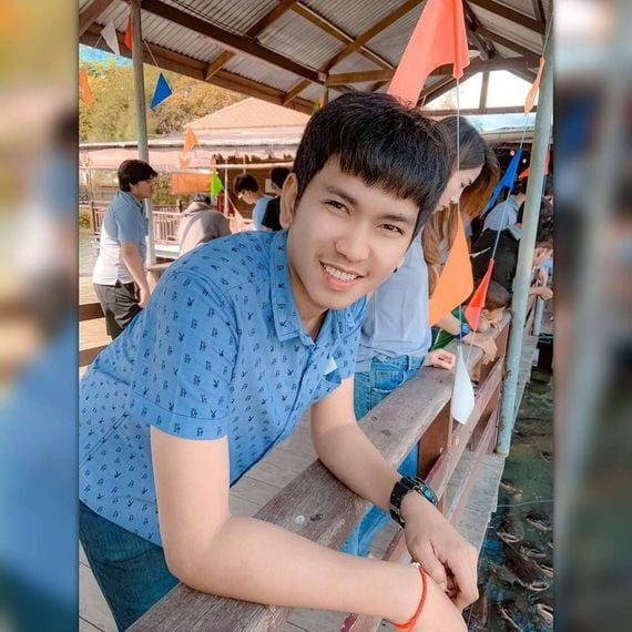 แชท หญิง, ไบ