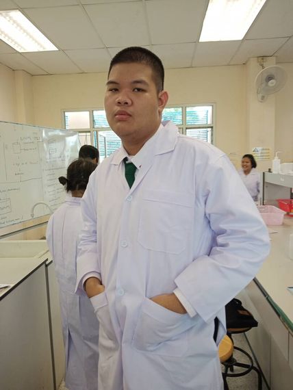 แชท ไบรุก, ชาย  ที่อยู่ จ. ลพบุรี