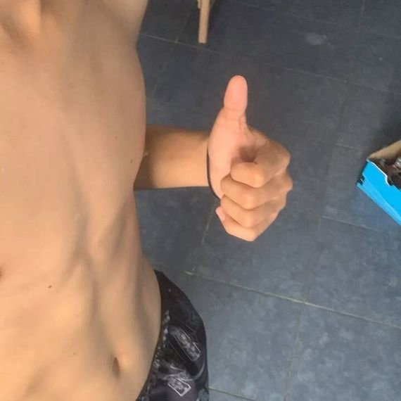 แชท ไบรับ, ชาย 