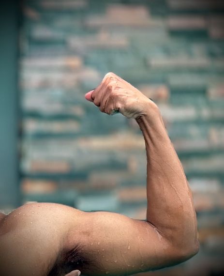 แชท หญิง, ไบ 