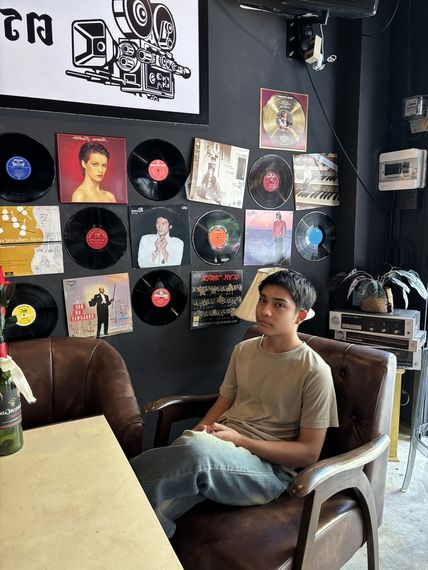 แชท หญิง, ไบรับ 