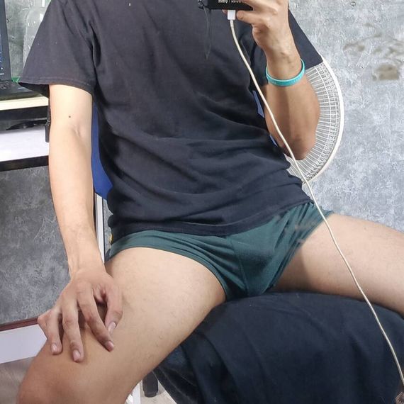 แชท หญิง, ไบ 