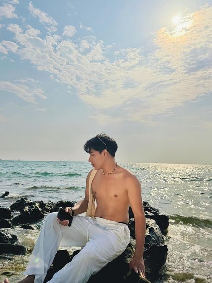 chat find love, chat  from Bangkok