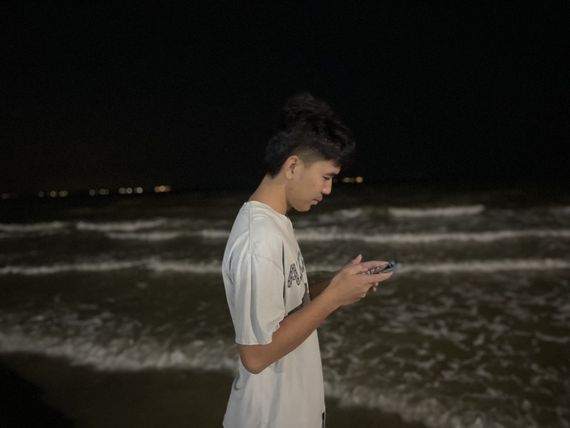 chat looking for friends  from Chon Buri