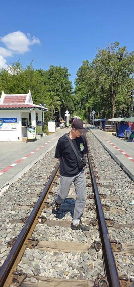 แชท หาเพื่อนคุย, หาเพื่อนเที่ยว  ที่อยู่  เลย