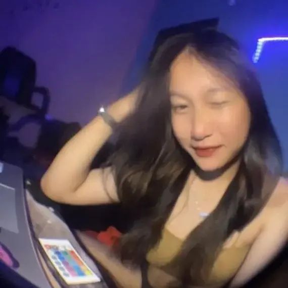 แชท หากิ๊ก, โสด 