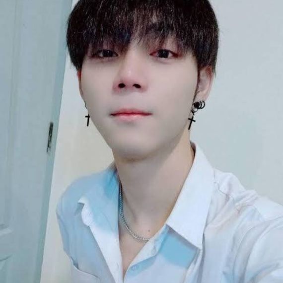 แชท หากิ๊ก, โสด 