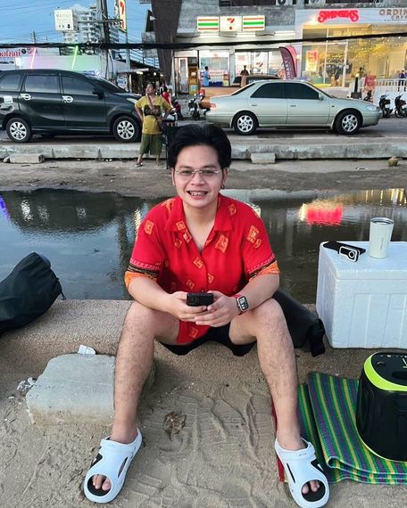 chat looking for friends  from Bangkok