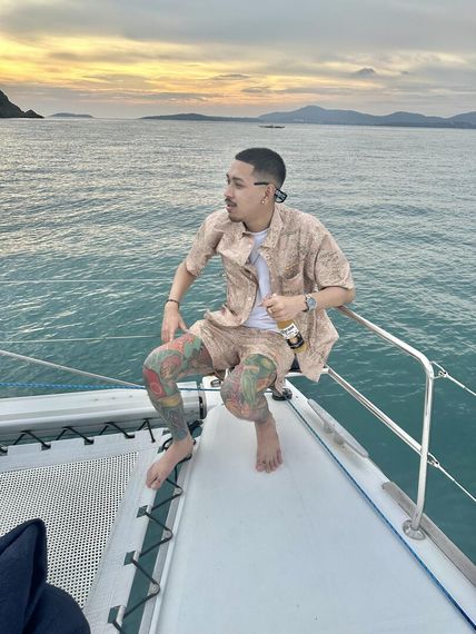 chat chat, single  from Bangkok