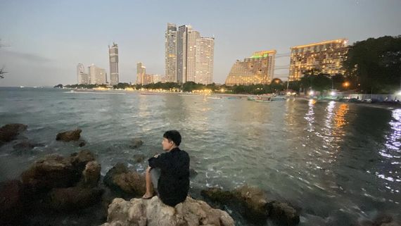 แชท หากิ๊ก, โสด  ที่อยู่  ชลบุรี