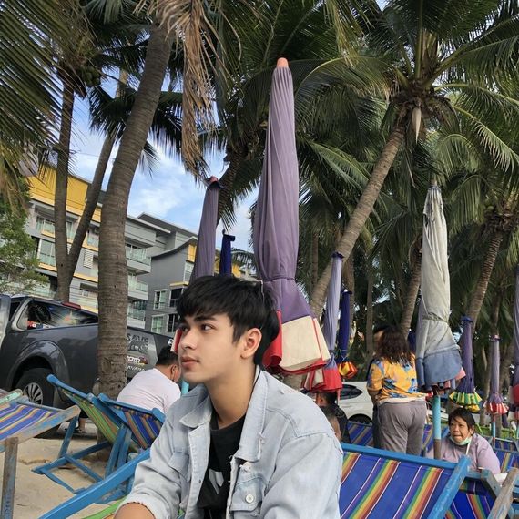 แชท หากิ๊ก, โสด  ที่อยู่ กรุงเทพมหานคร