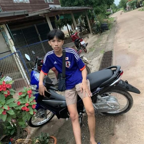 แชท หากิ๊ก, โสด 