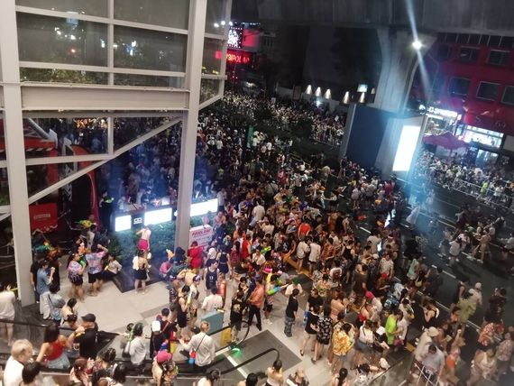 chat chat, find 2nd love  from Bangkok