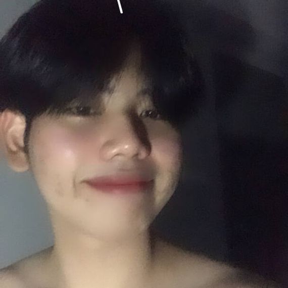 แชท หากิ๊ก, โสด  ที่อยู่ กรุงเทพมหานคร
