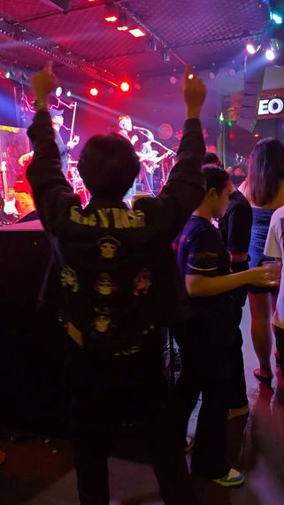 chat looking for friends 