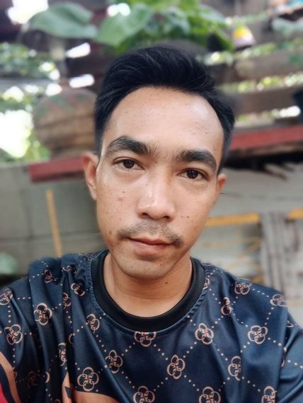 chat find love, chat  from Bangkok