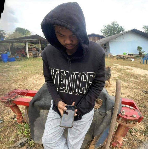 แชท หากิ๊ก  ที่อยู่ กรุงเทพมหานคร