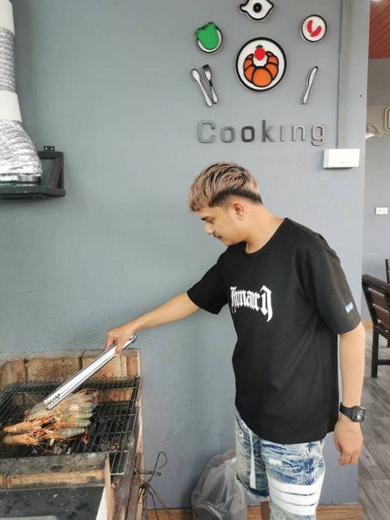 chat find love, hangout  from Bangkok