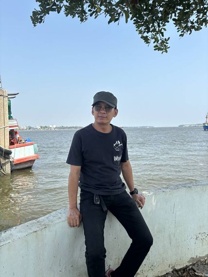 แชท หากิ๊ก  ที่อยู่ กรุงเทพมหานคร