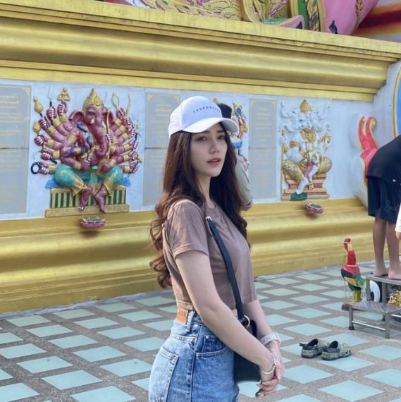 แชท หาเพื่อนคุย, โสด
