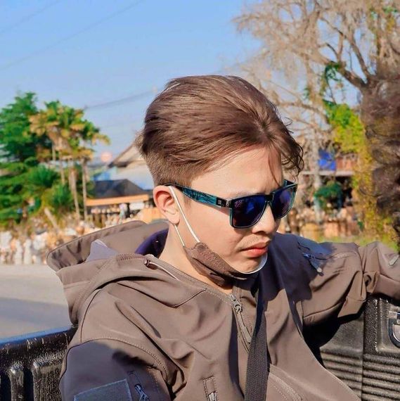 แชท หากิ๊ก, โสด  ที่อยู่ กรุงเทพมหานคร