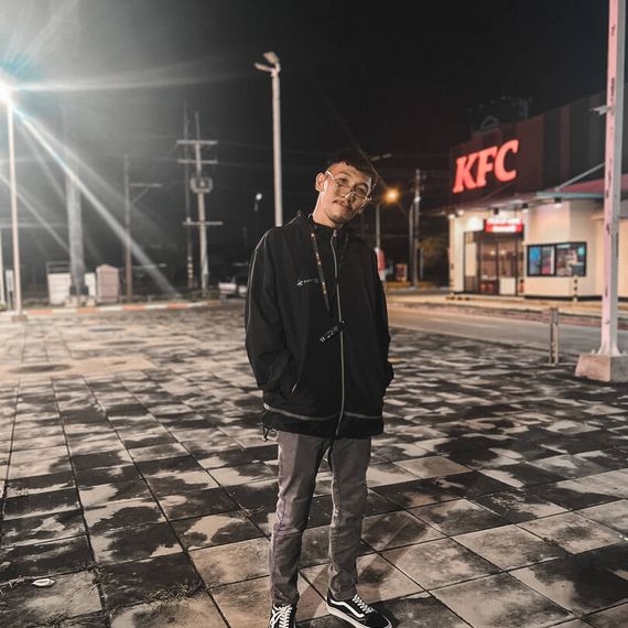 แชท หาเพื่อนเที่ยว, โสด  ที่อยู่  ชลบุรี