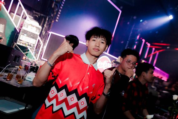 แชท หากิ๊ก 