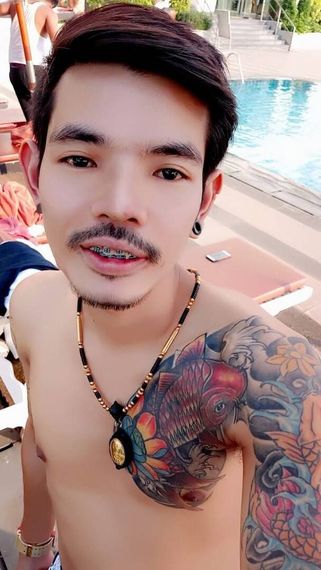 แชท หากิ๊ก, โสด 