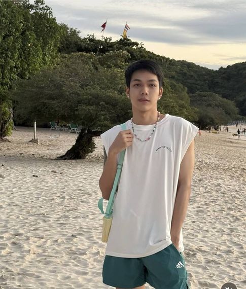 แชท หากิ๊ก  ที่อยู่ กรุงเทพมหานคร