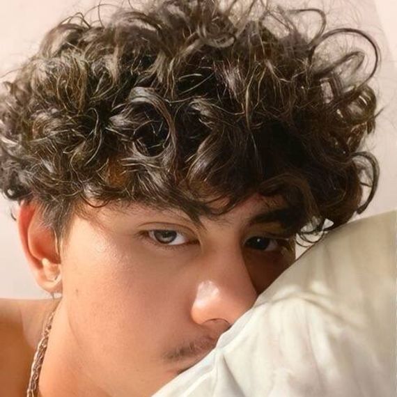 แชท หากิ๊ก  ที่อยู่ กรุงเทพมหานคร