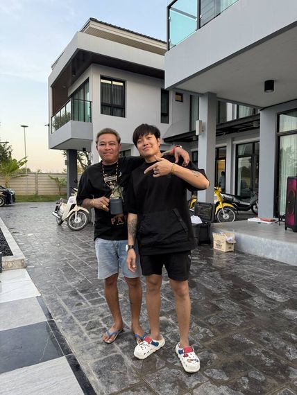 แชท หาเพื่อนเที่ยว  ที่อยู่  นครปฐม
