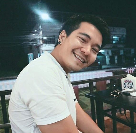 แชท หากิ๊ก, โสด 