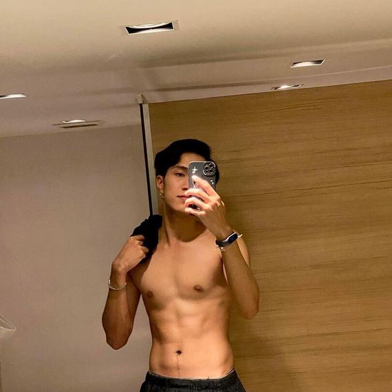 แชท หากิ๊ก, โสด 