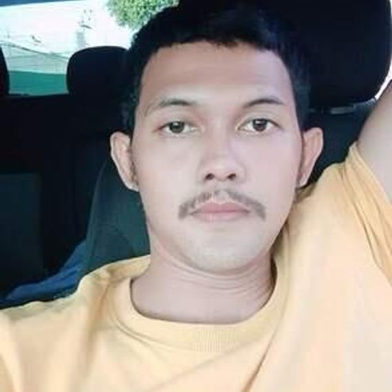 แชท หากิ๊ก, โสด  ที่อยู่  ชลบุรี