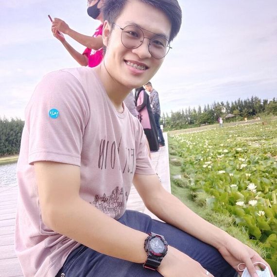 แชท หากิ๊ก, โสด 