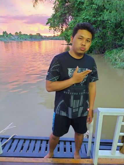 chat find love, chat  from Bangkok
